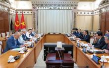 The meeting between HCM City and Frankfurt officials on July 4. (Photo: VNA)