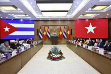 An overview of the talks between National Assembly Chairman Tran Thanh Man and Esteban Lazo Hernández, President of the National Assembly of People’s Power and President of the Council of State of Cuba in Hanoi on September 30 (Photo: VNA)