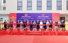 At the inauguration and handover ceremony of the Laos-Vietnam friendship hospital in Houaphanh province, northern Laos, on December 4. (Photo: baochinhphu.vn)