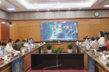 A view of the working session between the inter-sectoral task force from the Vietnam sub-committee under the Vietnam-China Land Border Joint Committee and the Lang Son provincial People's Committee. (Photo: VNA)