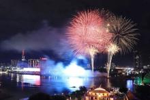 HCM City tops the chart as the most sought-after destination, where visitors can ring in ‘25 with fireworks above the Sai Gon River. (Photo: VNA)