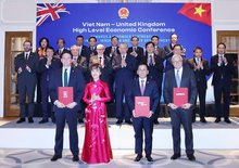 Vietnam’s General Secretary To Lam (centre) witnesses Vietjet exchange the aircraft purchase contract with Airbus at the Vietnam–UK High-Level Economic Conference (Photo: Vietjet).