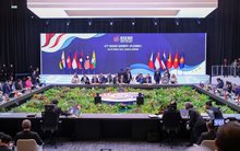 Prime Minister Pham Minh Chinh attends the 47th ASEAN Summit's Plenary Session and the Handover Ceremony of the Second Protocol Amending the ASEAN Trade in Goods Agreement (ATIGA). (Photo: VNA)