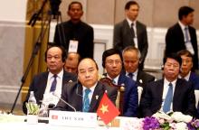 Prime Minister Nguyen Xuan Phuc (front) at a plenary session of the 34th ASEAN Summit in Bangkok (Photo: VNA)