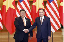 Vietnamese National Assembly Chairman Tran Thanh Man (right) and Speaker of the House of Representatives of Malaysia Tan Sri Dato' Johari Bin Abdul. (Photo: VNA)