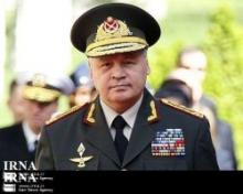 Azeri Defense Min. Pays Tribute To Late Imam Khomeini
