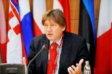 Top NATO Advisor Concedes Defeat In Afghan War  