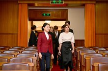 Azerbaijan’s First Lady Mehriban Aliyeva, her daughter Leyla Aliyeva, and other family members visited the Great Hall of the People in Beijing