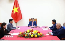 Prime Minister Pham Minh Chinh (centre) at a phone talks with his Thai counterpart Paetongtarn Shinawatra on August 29. (Photo: VNA)