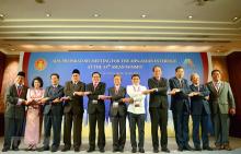 Heads of parliamentary delegations of the ASEAN countries pose for a group photo (Photo: VNA)