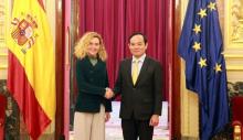 Deputy PM Tran Luu Quang (R) meets with President of the Congress of Deputies of Spain Meritxell Batet in Madrid on March 1. (Photo: VGP)