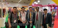 Representatives of Vietnam at the fair (Photo: VNA)