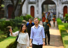 Foreign tourists visit Temple of Literature in Hanoi (Photo: VNA)