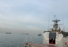 Ship 09 of Brigade 171 of the Vietnam People’s Navy operates in Indonesian waters alongside naval vessels from participating countries during the AUMX-2 exercise. (Photo: VNA)