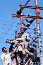 Pakistani should buy electricity from Iran: Economist