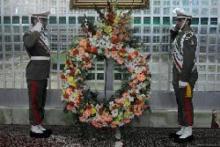N. Korean officials pay tribute to late Imam