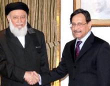 Afghan leader seeks Pakistan's role in Taliban talks
