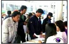 Thai workers arrive home safe from Libya, while others opt to remain