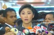 Yingluck convenes with economic advisors