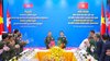 At the talks between Vietnamese Minister of National Defence General Phan Van Giang (R) and Cambodian Deputy Prime Minister and Minister of National Defence General Tea Seiha on November 13. (Photo: VNA)