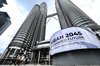 KUALA LUMPUR, July 6 -- A billboard featuring ASEAN stands prominently in front of the Petronas Twin Towers today, drawing attention ahead of the 58th ASEAN Foreign Ministers’ Meeting (AMM) and related meetings.  -- fotoBERNAMA (2025) COPYRIGHT RESERVED